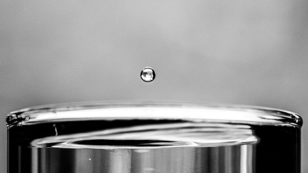 Sobre fotos preto e branco - Gota