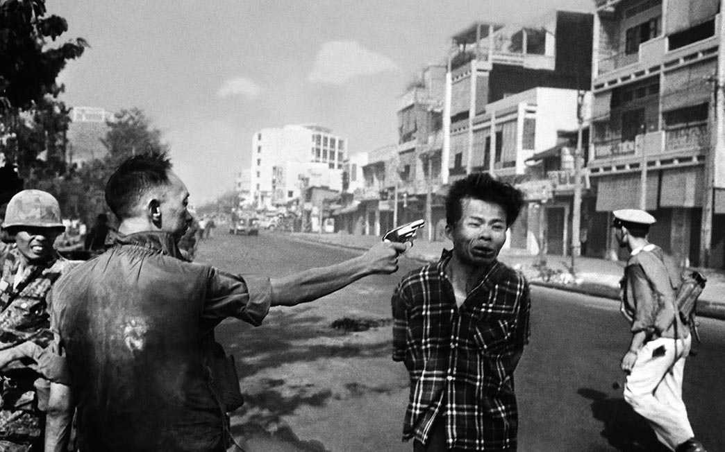 Assassinato de um vietcongue pelo chefe da polícia de Saigon